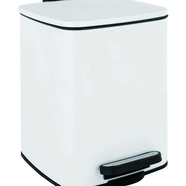 * Papelera cuadrada con cierre suave. * Fabricada en acero inoxidable AISI 410. * Cuerpo con capacidad para 6L. * Resistencia y durabilidad. * Aro negro de plástico protector en la parte inferior. * Apta para baños, restaurantes y colectividades
